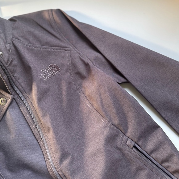 The North Face Women’s Jacket (Small) - Picture 2 of 3